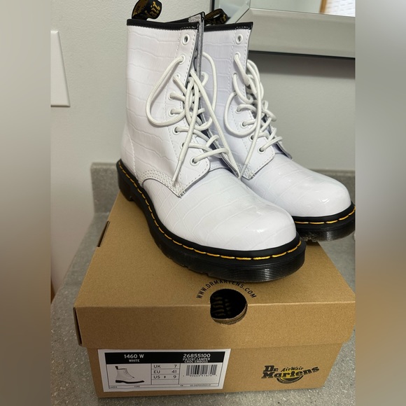 Limited alligator print Doc Martens - Picture 1 of 1